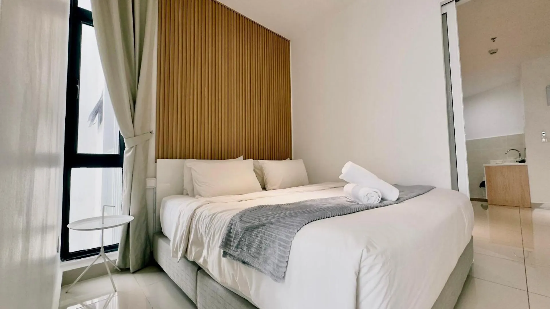 The Shore Premier Suites By Sunset Seaview Vacation Condos Kota Kinabalu Malásia