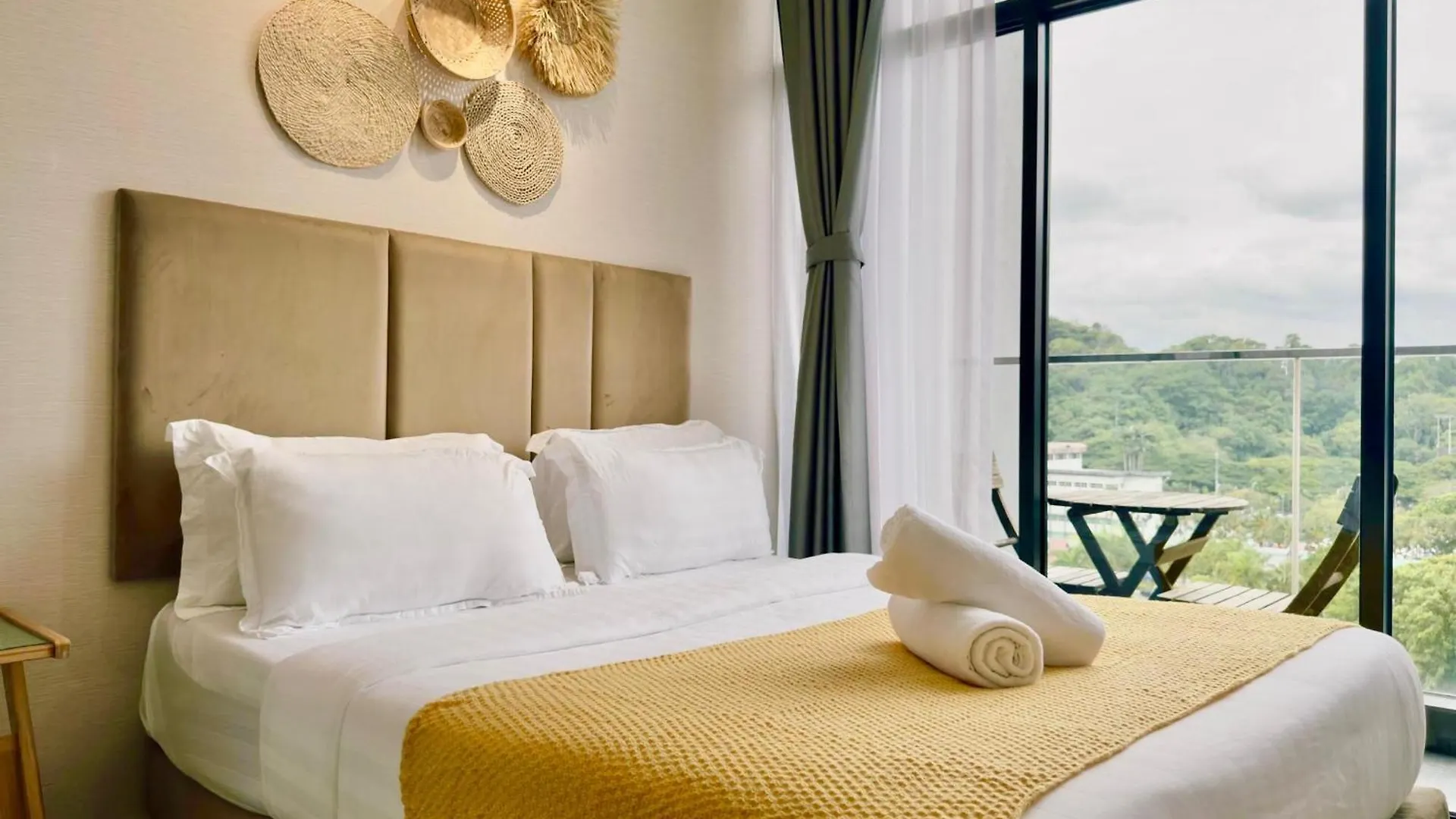 The Shore Premier Suites By Sunset Seaview Vacation Condos Kota Kinabalu Appartement